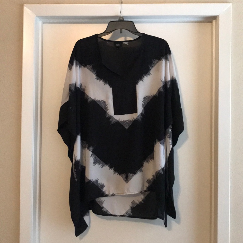 Black and White Tunic Top